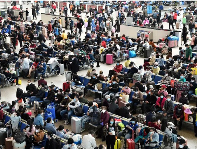 Lượng khách đi qua tâm dịch Vũ Hán là rất lớn, có lẽ hàng vạn người. Vì lẽ đó, theo Tiến sĩ Art Reingold, nhà dịch tễ học tại Đại học California ở Berkeley, khả năng virus lây lan trên khắp thế giới vào tháng 12/2019 hoàn toàn có thể xảy ra.