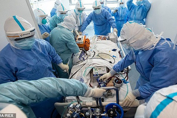 Dạng phân tích dịch tễ học kỹ thuật số vừa công bố trong tuần này đã làm tăng thêm sự nghi ngờ rằng dịch COVID-19 xuất hiện sớm hơn nhiều so với chúng ta đã nghĩ. Tuy nhiên, Bộ Ngoại giao Trung Quốc đã tuyên bố nghiên cứu của các nhà khoa học Mỹ bịa đặt và là âm mưu chống lại Bắc Kinh.