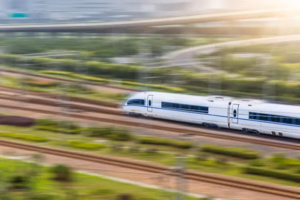 Tổng chiều dài của các tuyến đường sắt ở Trung Quốc có thể bằng hai lần vòng quanh Trái đất.