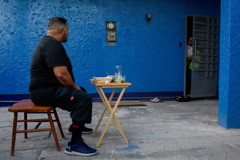 Dịch COVID-19 tiếp tục làm đảo lộn cuộc sống của người dân khắp thế giới. 