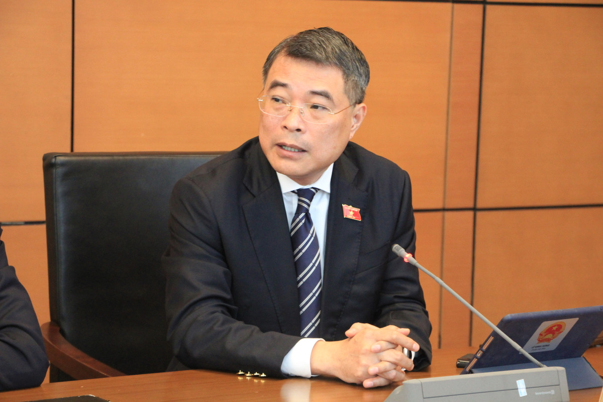 Sua doi Hien phap la dap ung nhu cau phat trien dac biet cua dat nuoc