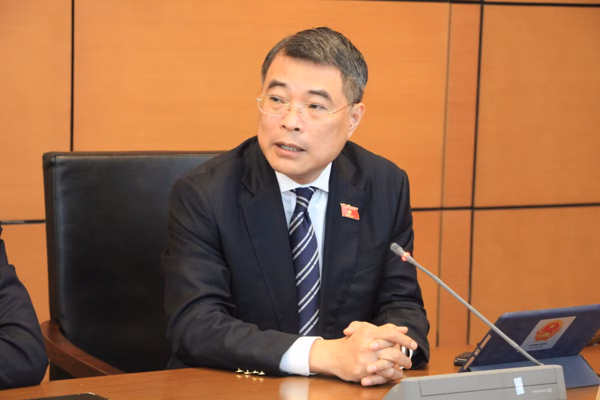 Sua doi Hien phap la dap ung nhu cau phat trien dac biet cua dat nuoc