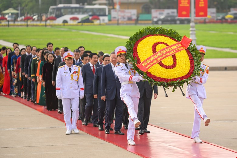 Kỳ họp thứ 9, Quốc hội khóa XV được đánh giá là kỳ họp mang tính lịch sử của Quốc hội và cả hệ thống chính trị của Việt Nam khi có nhiều nội dung rất quan trọng. "Kỳ họp có ý nghĩa đặc biệt quan trọng đối với nhân dân ta, đất nước ta", Chủ tịch Quốc hội Trần Thanh Mẫn nhận định.