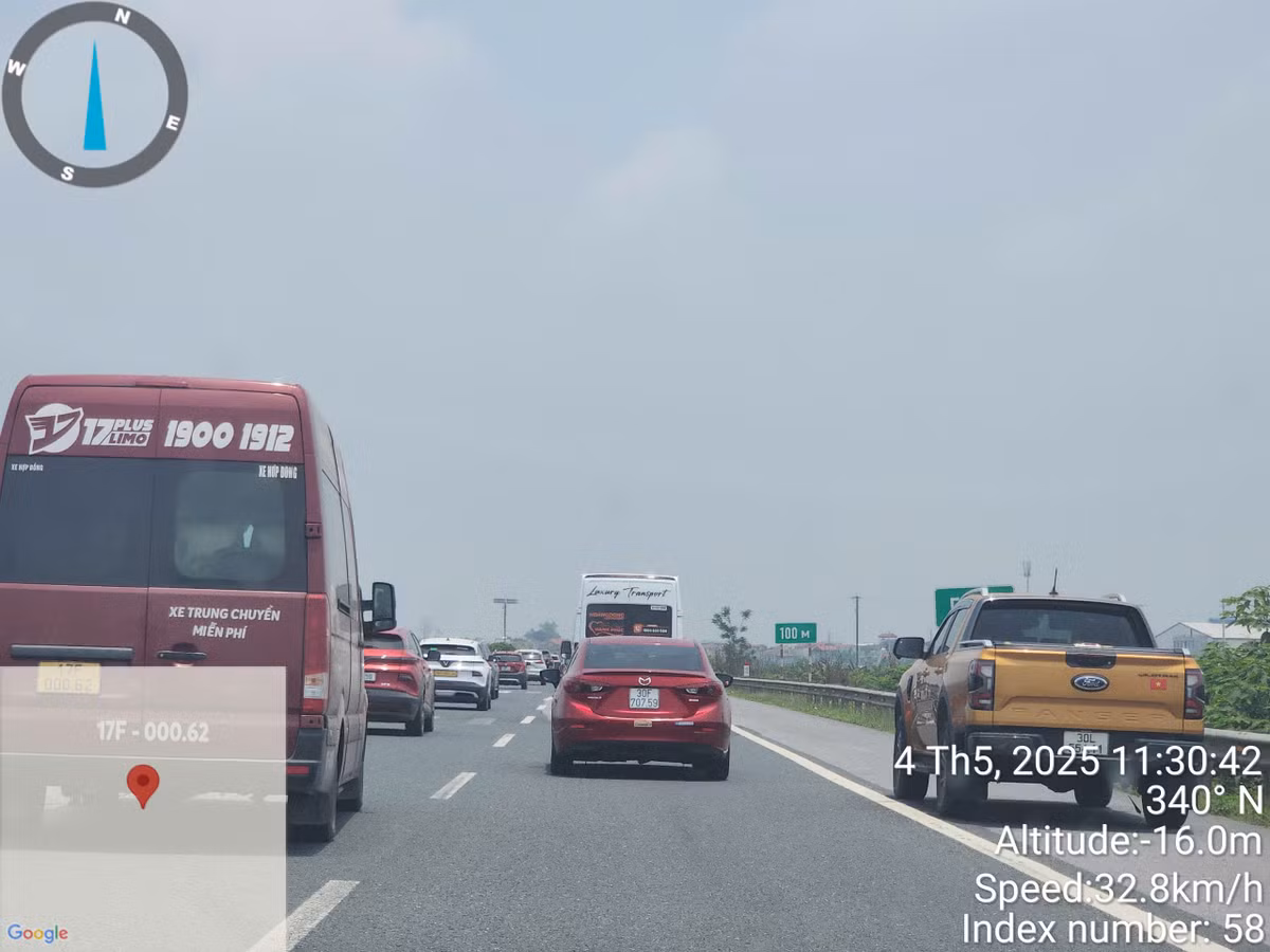 Tuy nhiên, với tình trạng nhiều đoạn cao tốc Pháp Vân - Cầu Giẽ bị ùn ứ nên việc đi vào làn khẩn cấp không thuận lợi như nhiều người mong đợi.