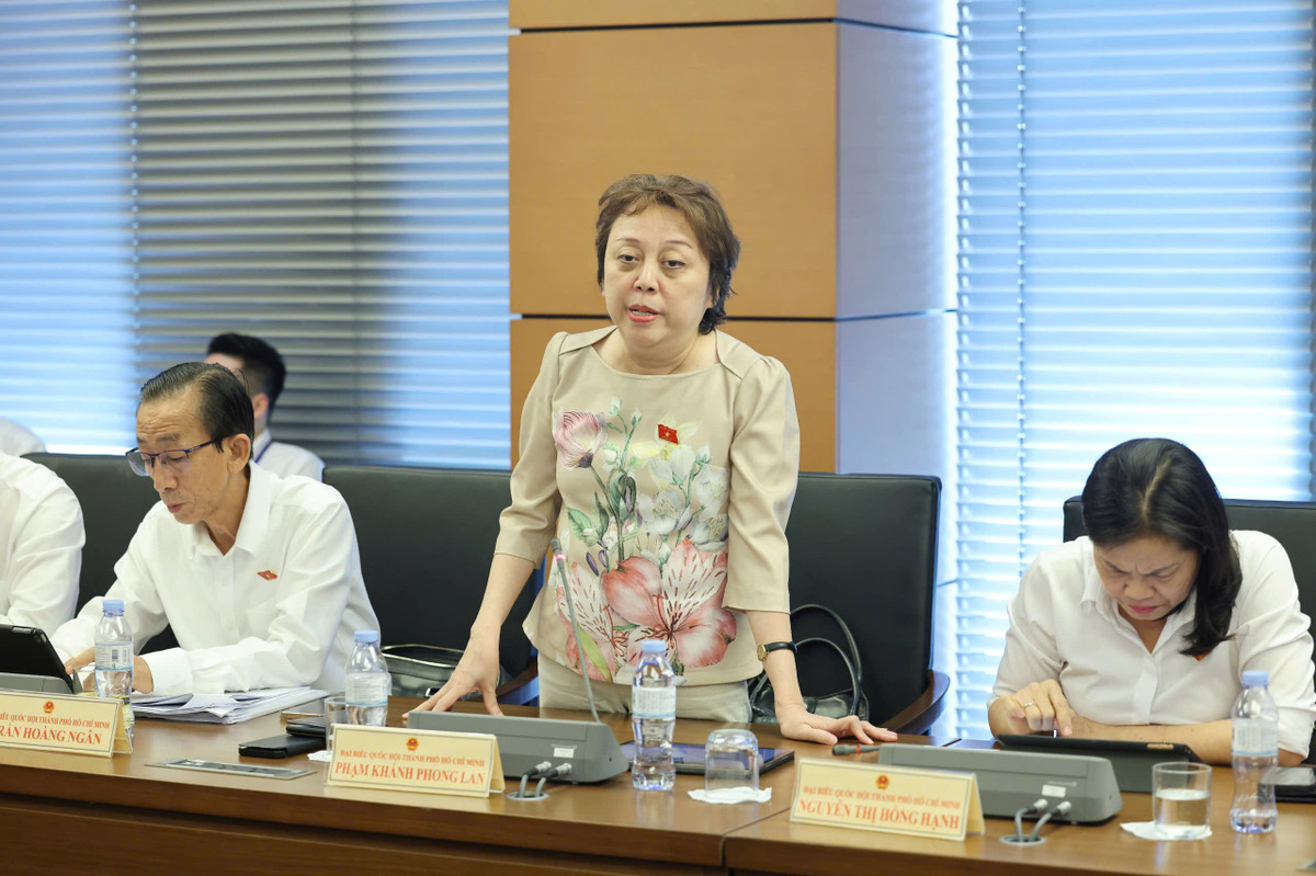 Vua tuyen bo co doan kiem tra, long se dieu het sach