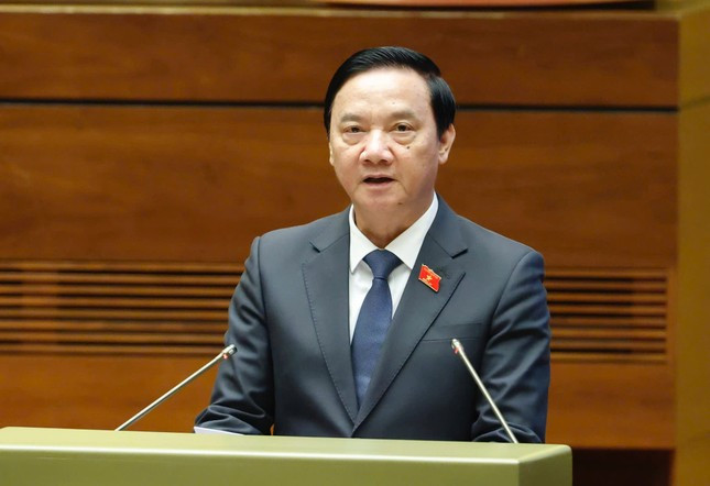 Ủy ban có 3 phó chủ tịch gồm: Phó Chủ tịch Quốc hội Nguyễn Khắc Định.