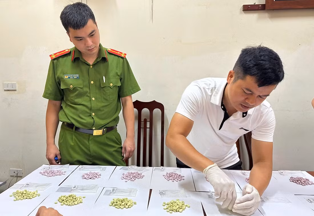 Nghệ An: Đánh sập đường dây vận chuyển ma túy qua đường hàng không - Hình 3 Nghe An: Danh sap duong day van chuyen ma tuy qua duong hang khong-Hinh-3