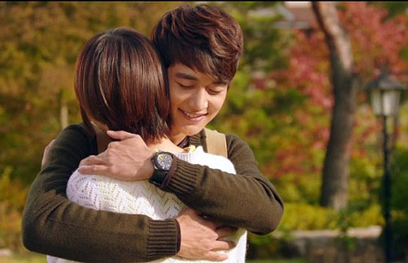 Soc nang khi bat ngo phat hien than the chong giau ngay dem tan hon