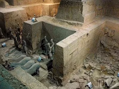 Những áo giáp đá này không được tạo ra để phục vụ quân đội thời kỳ đó, mà mang mục đích tạo ra các món đồ tùy táng, phục vụ Tần Thủy Hoàng và đội quân của ông trong những trận chiến ở "thế giới bên kia".