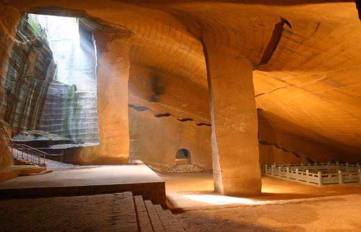 Có một số giả thuyết cho rằng nó có thể được sử dụng như một nơi trú ẩn, hầm quân sự, cấu trúc dùng cho nghi lễ hoặc cung điện bí mật của giới thượng lưu. Tuy nhiên, các giả thuyết này vẫn chưa thể giải thích hết các bí ẩn của kỳ quan này.