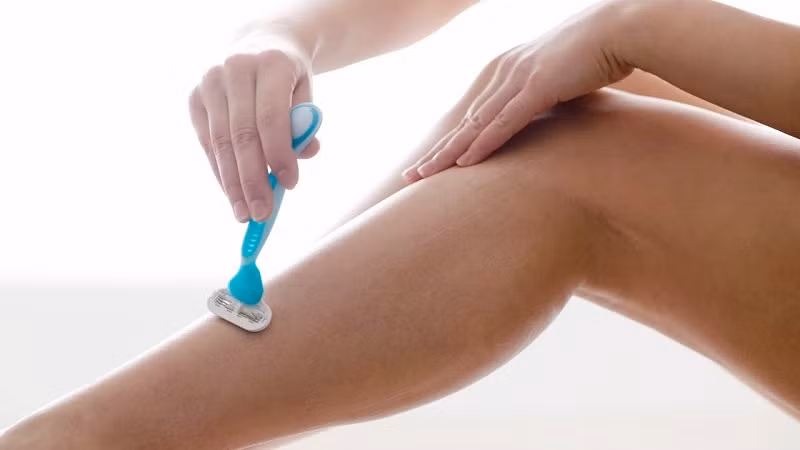 5. Chúng ta thường cho rằng lông chân càng cạo thì khi mọc càng rậm, dày hơn đúng không?