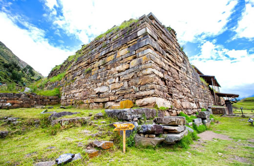 Di tích Chavin de Huantar, được UNESCO công nhận là Di sản thế giới vào năm 1985, hiện vẫn là một trong những điểm đến hấp dẫn cho nhà khảo cổ và du khách từ khắp nơi trên thế giới.