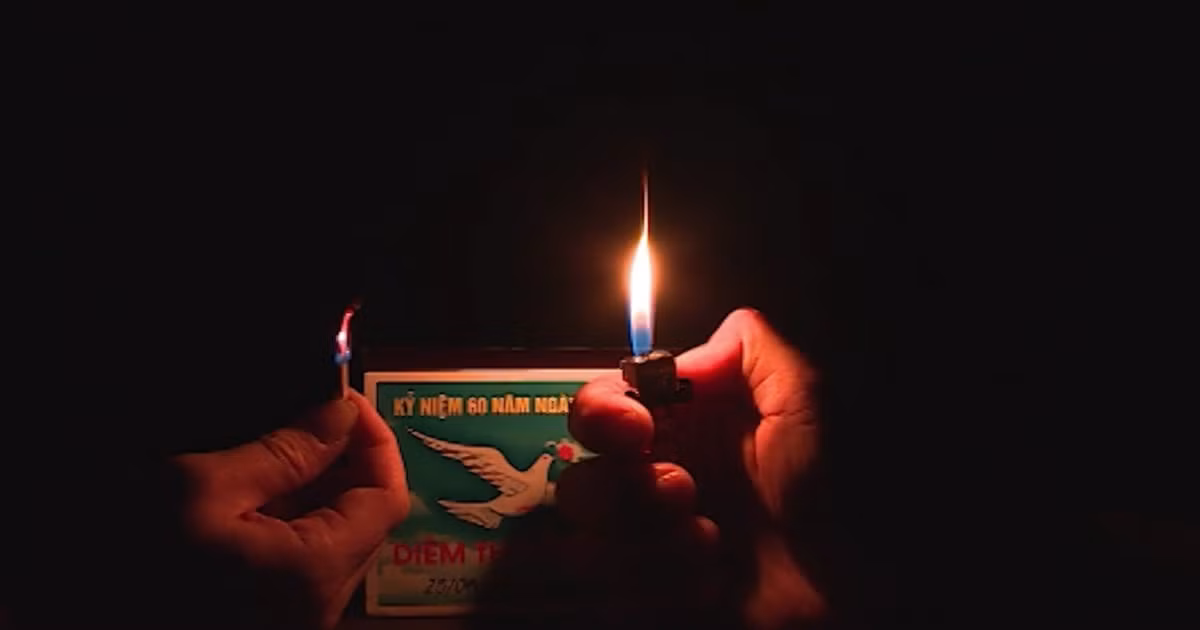 10. Sự thật mà chúng ta không ngờ đến là bật lửa được phát minh trước diêm.