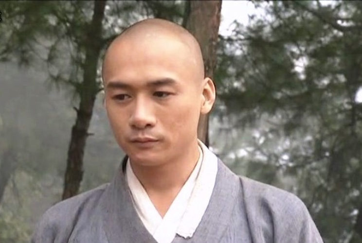 Người sử dụng thành thạo Sinh Tử Phù chính là Thiên Sơn Đồng Lão, một trong ba người đệ tử của Tiêu Dao Tử, người sáng lập phái Tiêu Dao.