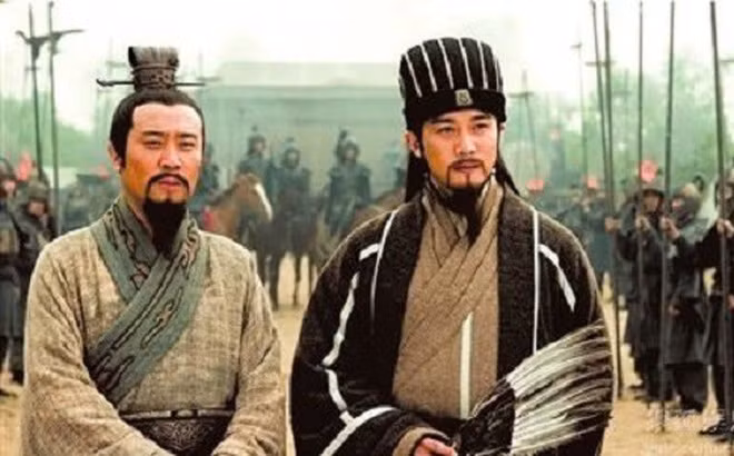 Ông chỉ muốn chiếm cứ một phương, làm vương ở một nước, hợp với ý của Quan Vũ nên không coi trọng chủ trương liên kết với Đông Ngô của Gia Cát Lượng.