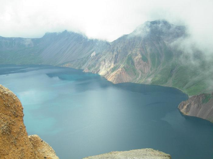 Một số người đưa ra tuyên bố rằng, trong hồ có cả một gia đình sinh vật kỳ lạ này sinh sống. Vào năm 2007, một đoạn video dài 20 phút đã được phát với hình ảnh 6 trong số những con quái vật đang bơi trong nước.