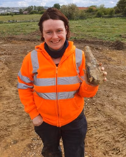 Điều này chứng tỏ sự tiến hóa của con người đã diễn ra từ trước khi loài Homo sapiens xuất hiện.