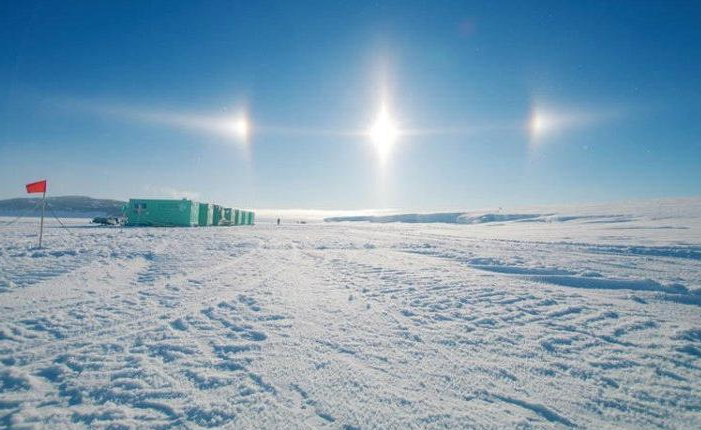 Các chuyên gia thiên văn học giải thích, hiện tượng này xuất hiện trong một số điều kiện môi trường duy nhất và chỉ trong thời gian ngắn.