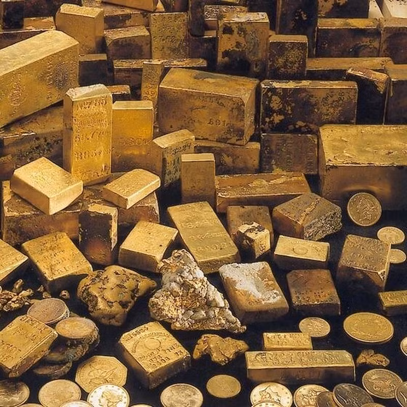 Sau khi tổng thống Ferdinad Marcos bị lật đổ và lưu vong tại Hawaii vào tháng 2/1986, Rogelio Roxas đệ đơn khởi kiện cựu tổng thống vì đã cướp kho báu của ông. Tuy nhiên, ông qua đời trước khi vụ kiện được giải quyết.