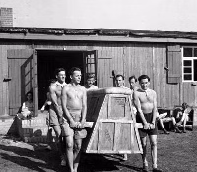 Sau khi đến Thụy Điển, họ được đưa về Anh an toàn và kết thúc cuộc vượt ngục ngoạn mục.