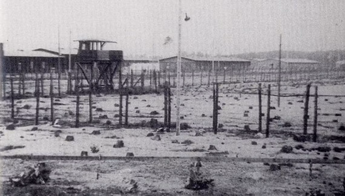 Ban đầu, kế hoạch của họ để vượt ngục bằng cách đào hầm bị coi là điên rồ. Tuy nhiên, kế hoạch này đã được phê duyệt và nhà tù khét tiếng đã trở thành một vở kịch hài hước.