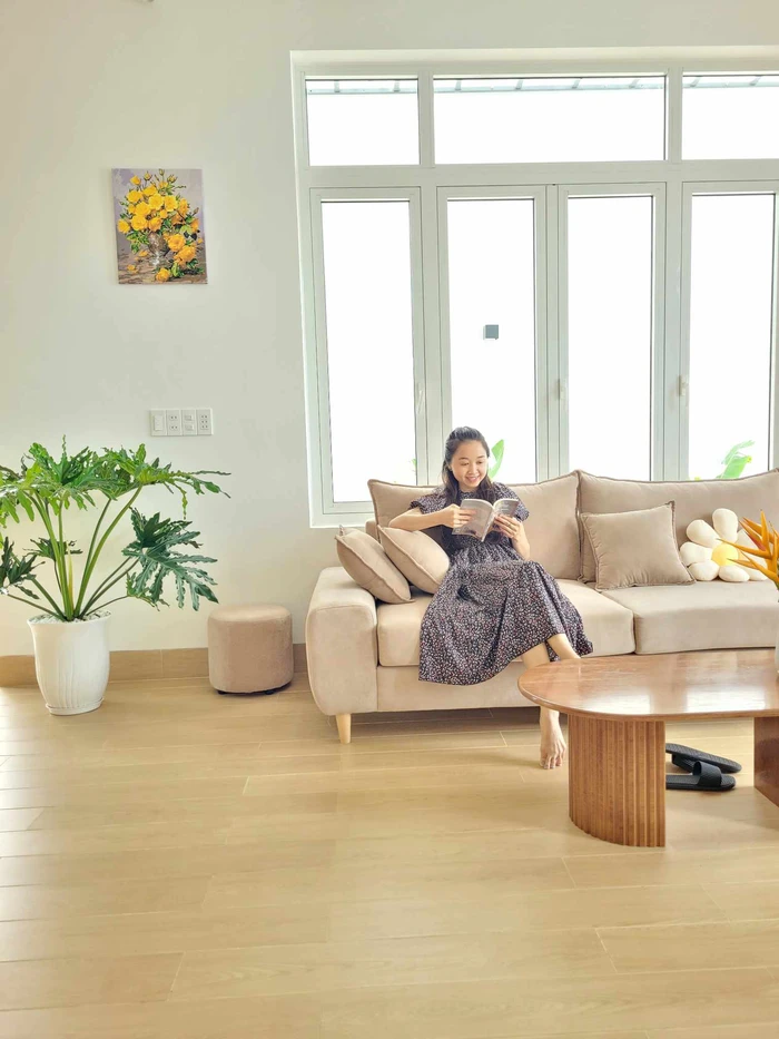 Căn nhà 2 tầng thiết kế tối giản nhưng góc nào cũng xinh - Hình 4 Can nha 2 tang thiet ke toi gian nhung goc nao cung xinh-Hinh-4