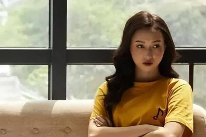 Khong dong y cho em chong ve song chung, toi bi ca nha chi trich