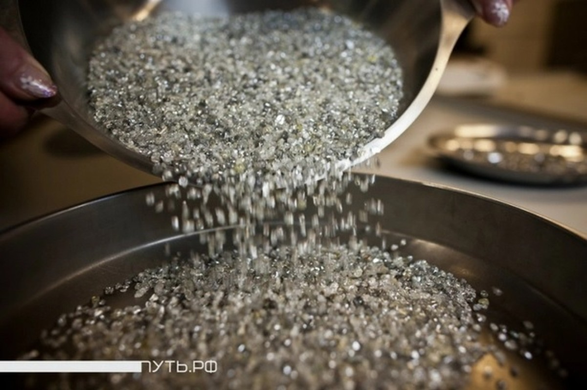 Với tốc độ sử dụng kim cương công nghiệp hiện nay, trữ lượng này có thể đáp ứng nhu cầu sử dụng trong 3.000 năm tới và tạo ra một cách mạng công nghiệp toàn cầu, đặc biệt là trong lĩnh vực chế tạo máy bay và ô tô.