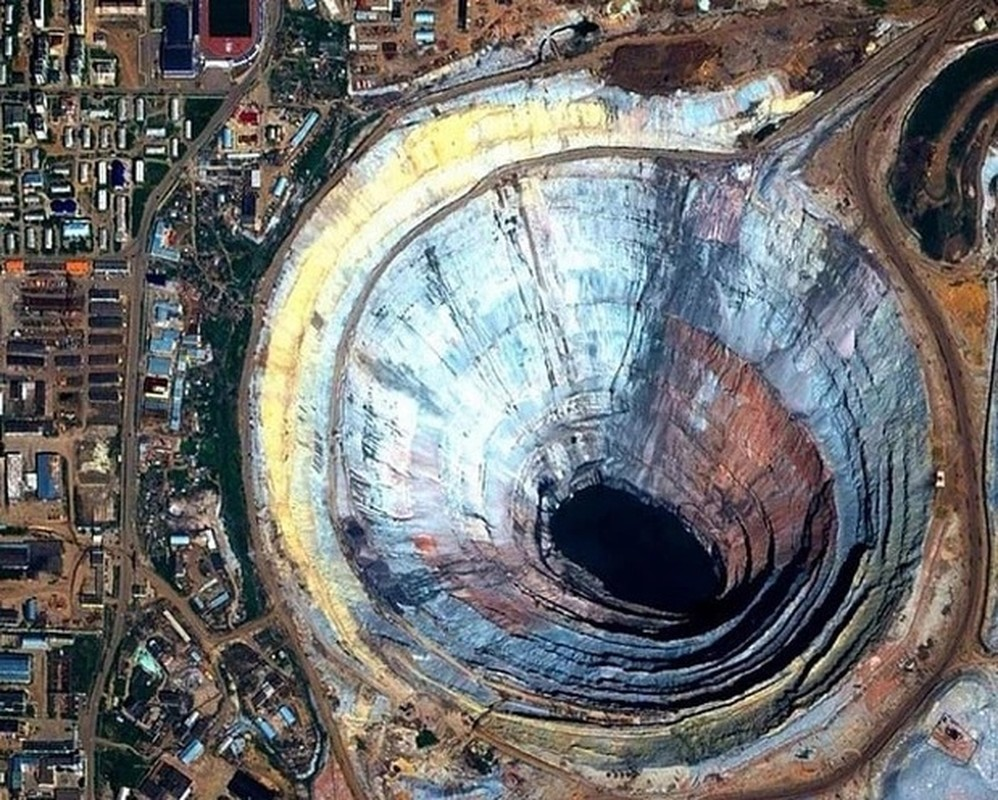 Sau sự tan rã của Liên Xô vào cuối năm 1991, thông tin về mỏ kim cương này được lãng quên suốt gần 30 năm. Hiện chỉ mới khai thác được 0,3% khu vực mỏ Popigaï, tuy nhiên trữ lượng kim cương đã lên đến 147 tỷ carat.