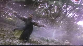 Để luyện thành một cấp độ của môn võ công này, người phải đánh ra bằng lực của một con rồng và một con voi.