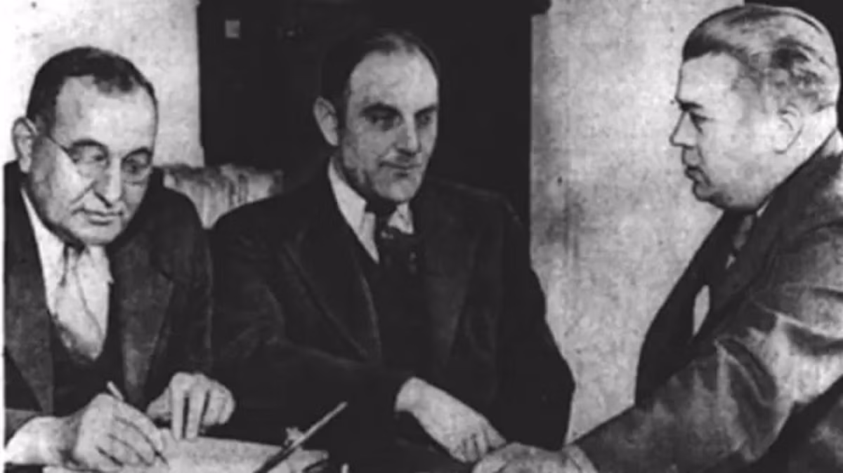 Nhưng lần này, mánh lừa của Lustig bị các đại lý thu mua phế liệu “vạch trần” và đã thông báo cho cảnh sát. Lustig đã trốn sang Mỹ, sau đó bị bắt giam ở nhà tù Alcatraz (California, Mỹ) vào năm 1935 với mức án 20 năm tù với phi vụ lịch sử như đùa này.