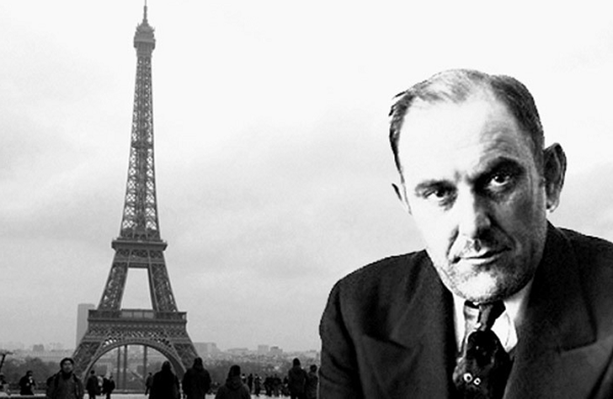 Trong buổi gặp mặt, Lustig nói rằng Tòa thị chính không đủ sức gánh vác chi phí duy tu tháp Eiffel nên sẽ dự định bán đấu giá làm sắt vụn. Một đại lý đã bị ông ta thuyết phục, đồng ý trả cho Lustig 20.000USD tiền mặt cộng với 50.000USD - tiền đặt cọc đảm bảo đã trúng thầu. Khi trở về Paris, Lustig tiếp tục lừa bán tháp Eiffel lần hai và đút túi thêm 75.000USD tiền mặt.