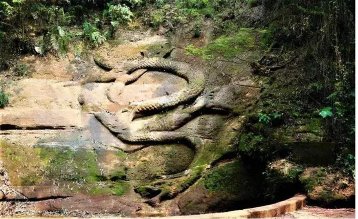 Thông tin về việc tìm thấy bạc lan truyền nhanh chóng, và cơ quan quản lý di tích văn hóa đã được liên hệ để tiến hành khảo cổ.