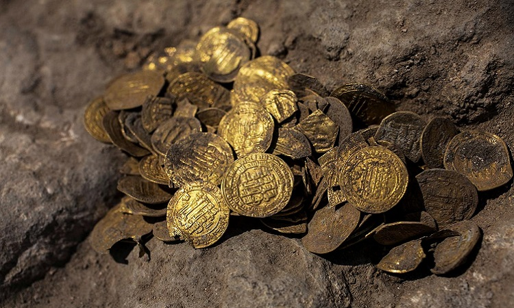 Nhiều người dân Kentucky giàu có được đồn đại đã chôn số tiền lớn để ngăn chúng bị chiếm lấy trong thời điểm Nội chiến diễn ra.