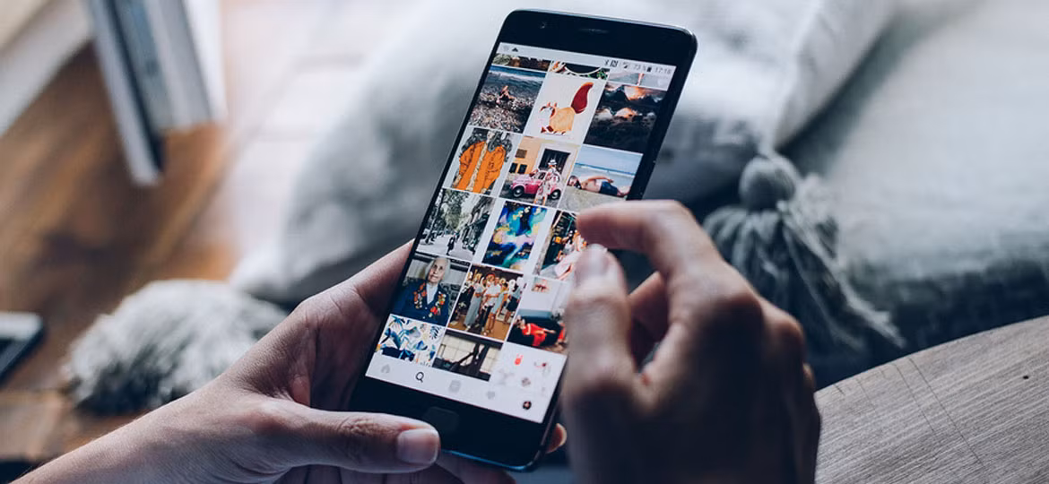 Việc công khai các hệ thống thuật toán này được Meta thực hiện trong bối cảnh người dùng ngày càng quan ngại về các rủi ro liên quan đến trí tuệ nhân tạo, từ tin giả đến lừa đảo, tống tiền. Meta tin rằng việc minh bạch và công khai là cách tốt nhất để đối mặt với những lo ngại này.