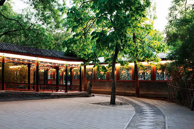 Theo định giá trên thị trường cổ vật lúc bấy giờ, số tranh này trị giá ít nhất 1 tỷ NDT (hơn 3.300 tỷ đồng), làm cho Chu Khải Kiềm rất sốc khi biết giá trị thực của những tác phẩm mình từng mua. (Ảnh minh họa)