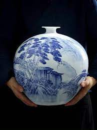 Sau khi phân tích, các chuyên gia cho rằng những đồ sứ này thuộc về một gia đình giàu có từ triều đại nhà Nguyên (1271 - 1368).