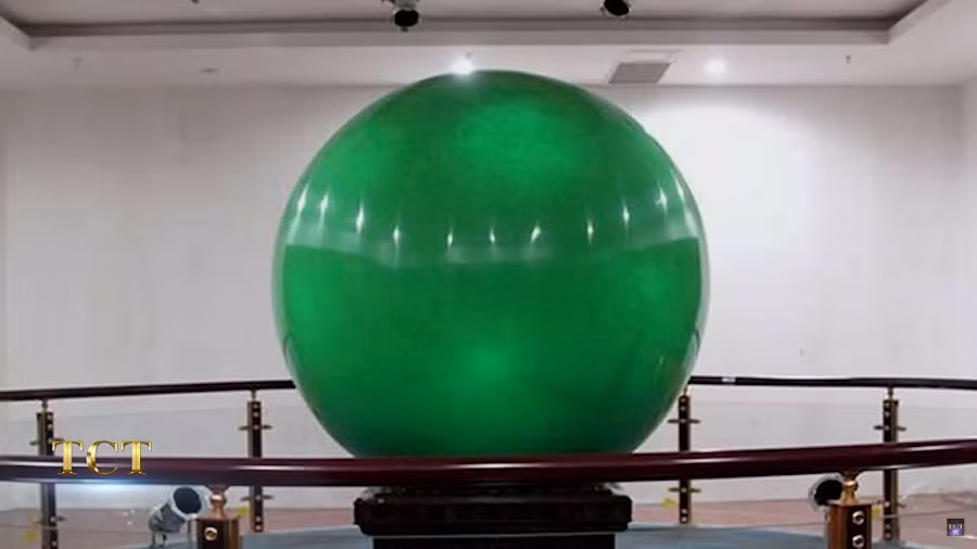 Các chuyên gia thẩm định ước tính giá trị của viên đá này lên đến 2,6 tỷ NDT (hơn 8.000 tỷ đồng), đủ để anh trả lại tất cả các chi phí đầu tư và tiêu cả đời.