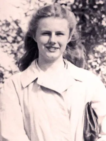 Trong năm 1946, Paula Welden, một sinh viên 18 tuổi, biến mất khi đi bộ trên một con đường mòn gần núi Glastenbury.