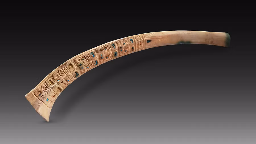 Các nhà khảo cổ đã khai quật được mảnh đồng của xe ngựa và hài cốt ngựa, đây là bằng chứng quan trọng để tìm hiểu về sự xuất hiện của xe ngựa ở Trung Quốc cũng như phong tục chôn cất ngựa lẫn xe trong lễ tang.