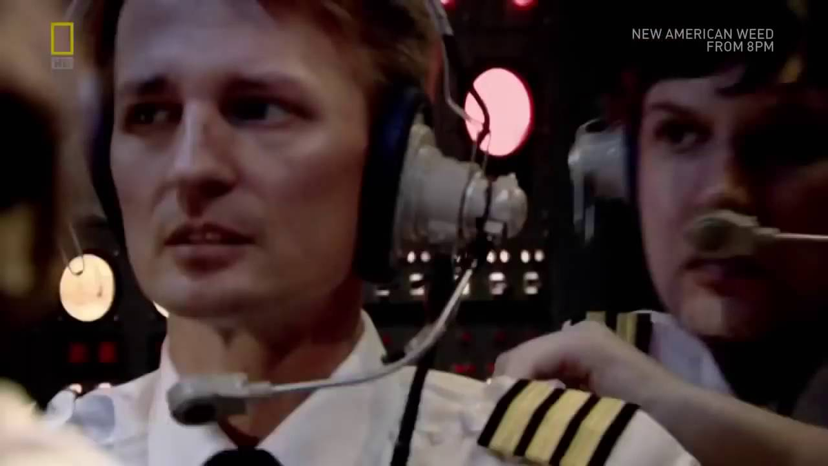 Nguyên nhân chính dẫn đến thảm kịch này được xác định là do đường truyền và hệ thống cảnh báo của hãng Skyguide, Đức hoạt động không hiệu quả. Thiếu nhân sự đã khiến nhân viên kiểm soát không lưu Peter Nielsen phải quản lý hai khu vực cùng một lúc, gây chậm trễ trong việc tiếp nhận và đưa ra cảnh báo nguy hiểm.