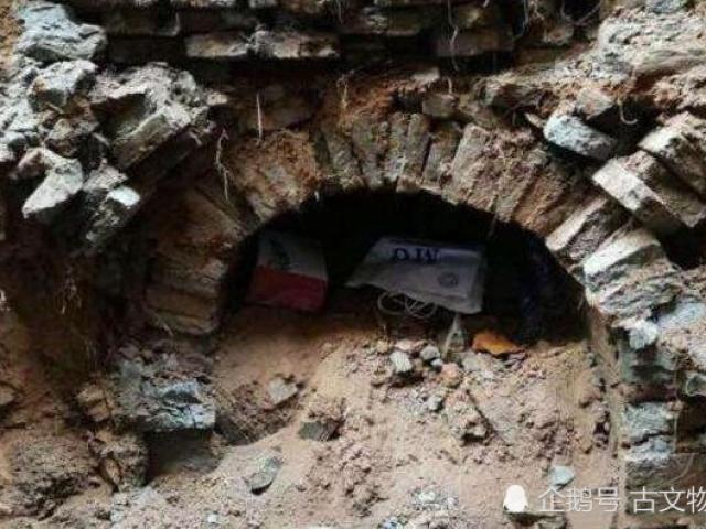 Một giả thuyết khác nữa là một loài động vật như chuột đã mang chiếc đồng hồ vào khu vực lăng mộ.(Ảnh minh họa)