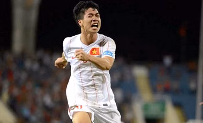 Sau khi về nước, Công Phượng thừa nhận rằng dù đã cố cứng cỏi, không rơi nước mắt ngay trên sân nhưng anh và một vài đồng đội khác vẫn khóc rất nhiều mỗi khi về phòng riêng. Thậm chí, chàng cầu thủ SLNA còn cho biết anh bị ám ảnh bởi thất bại của đội nhà ở trận bán kết. Những cảm xúc này được Công Phượng thể hiện rất rõ qua những dòng viết trên trang cá nhân mới đây.