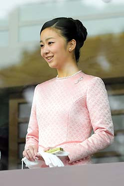 Quyết định chuyển đến ngôi trường này có thể hiểu do Đại học Quốc tế Thiên chúa giáo cho phép sinh viên tự do học các môn nghệ thuật trước khi đăng ký chuyên ngành.