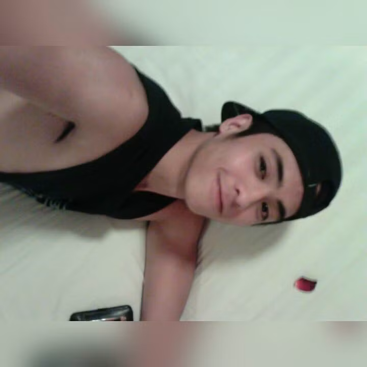 Tuy nhiên Jayjay Arcilla là một trong số hàng nghìn chàng trai đẹp, vạm vỡ quay clip này và tạo nên được dấu ấn mạnh mẽ với dân mạng Việt đến vậy.