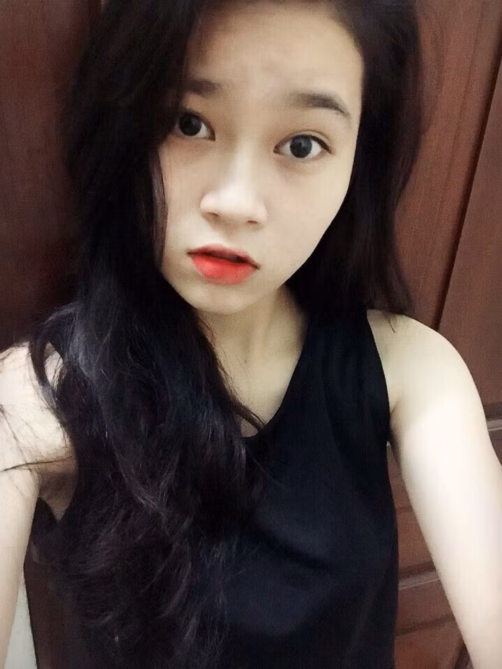 Đang là học sinh lớp 11, năm học bản lề rất quan trọng... Thúy Hằng luôn cố gắng sắp xếp, cân đối thời gian, đặt việc học tập lên hàng đầu nhưng vẫn dành thời gian cho những đam mê, sở thích đem lại thêm nhiều màu sắc cho cuộc sống.