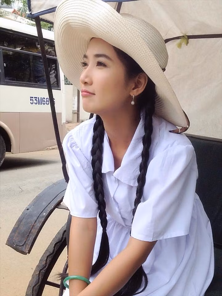 Hot girl U30 tre dep dien canh giat do gay sot mang-Hinh-4