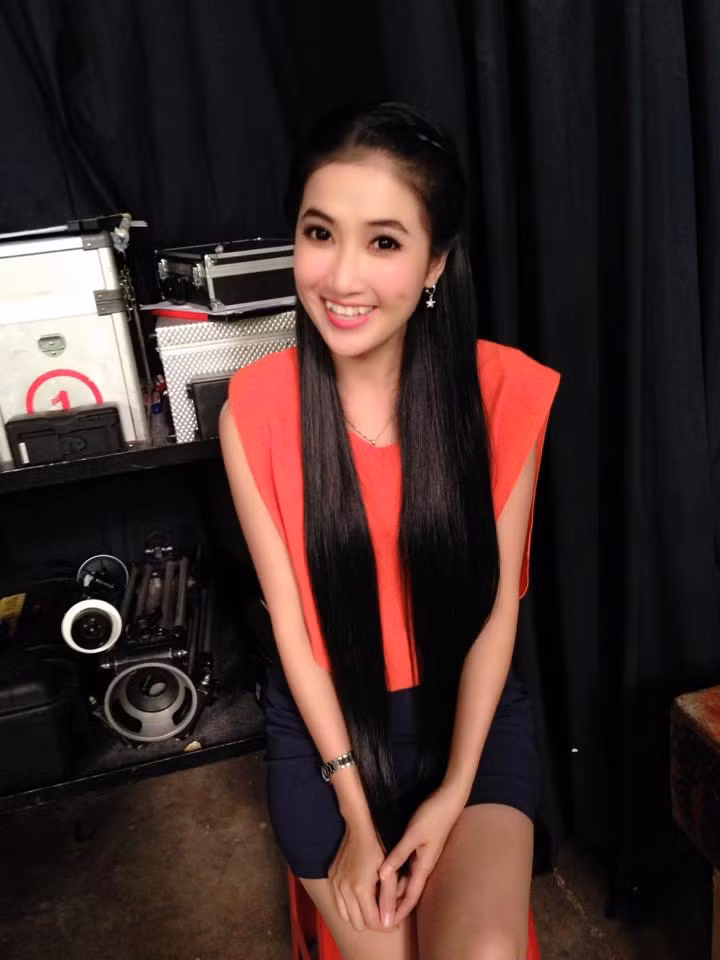 Hot girl U30 tre dep dien canh giat do gay sot mang-Hinh-9