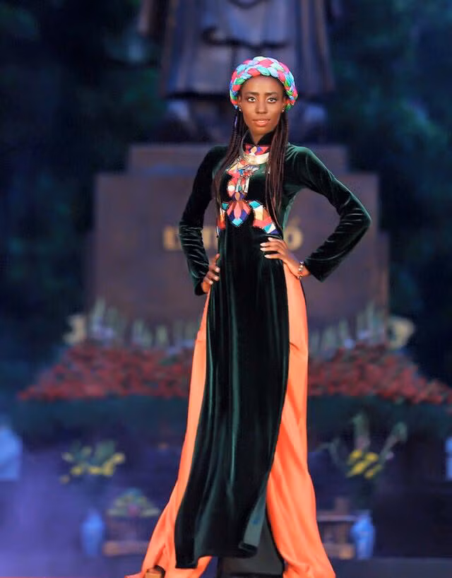 Gyimah Akua Attaa, 21 tuổi, đến từ Ghana, là một gương mặt thí sinh rất đặc biệt tại cuộc thi Miss FU 2015 - Cuộc thi nhằm tìm ra và tôn vinh vẻ đẹp, tài năng của nữ sinh trường Đại học FPT.