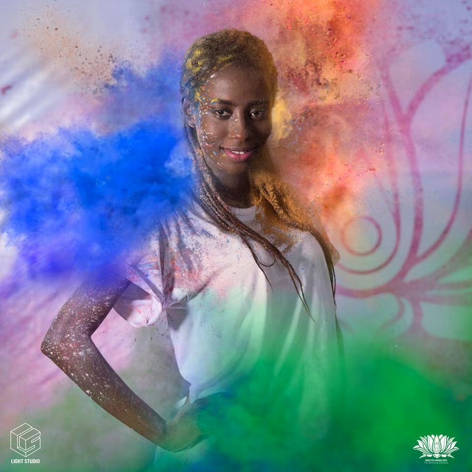 Gyimah Akua Attaa cao 1m65. Không có chiều cao quá tốt nhưng cô bạn luôn rất tự tin trong các màn trình diễn. Từ vòng sơ tuyển Miss FU 2015, Gyimah Akua Attaa dù là thí sinh nước ngoài, gặp một chút khó khăn về giao tiếp, tuy nhiên cô bạn vẫn có thể xuất sắc vượt qua nhiều vòng thi, được ban giám khảo khó tính dành tặng không ít lời khen.